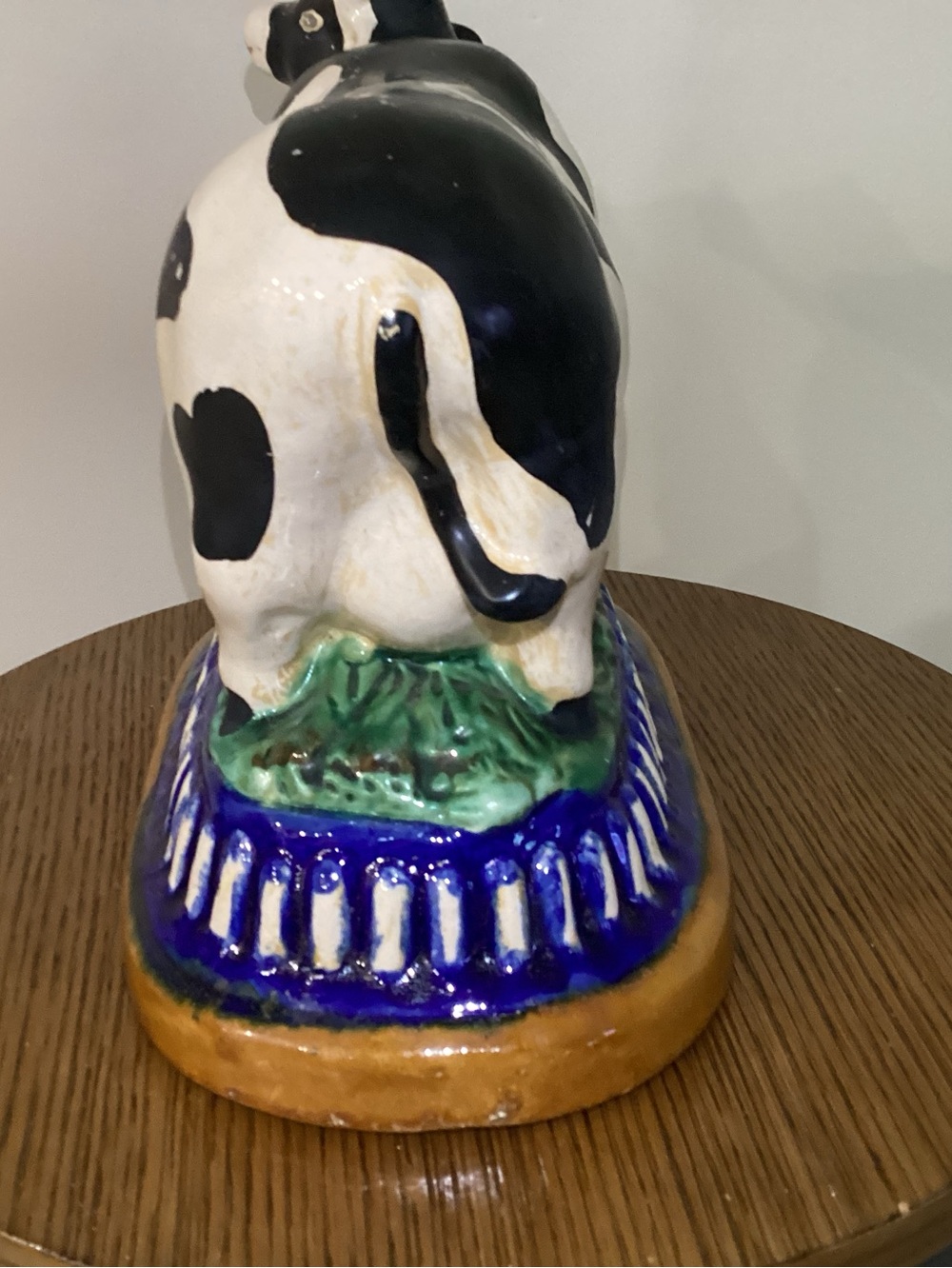 Vintage Majolica Style Large Ceramic Cow - Picture 4 of 5